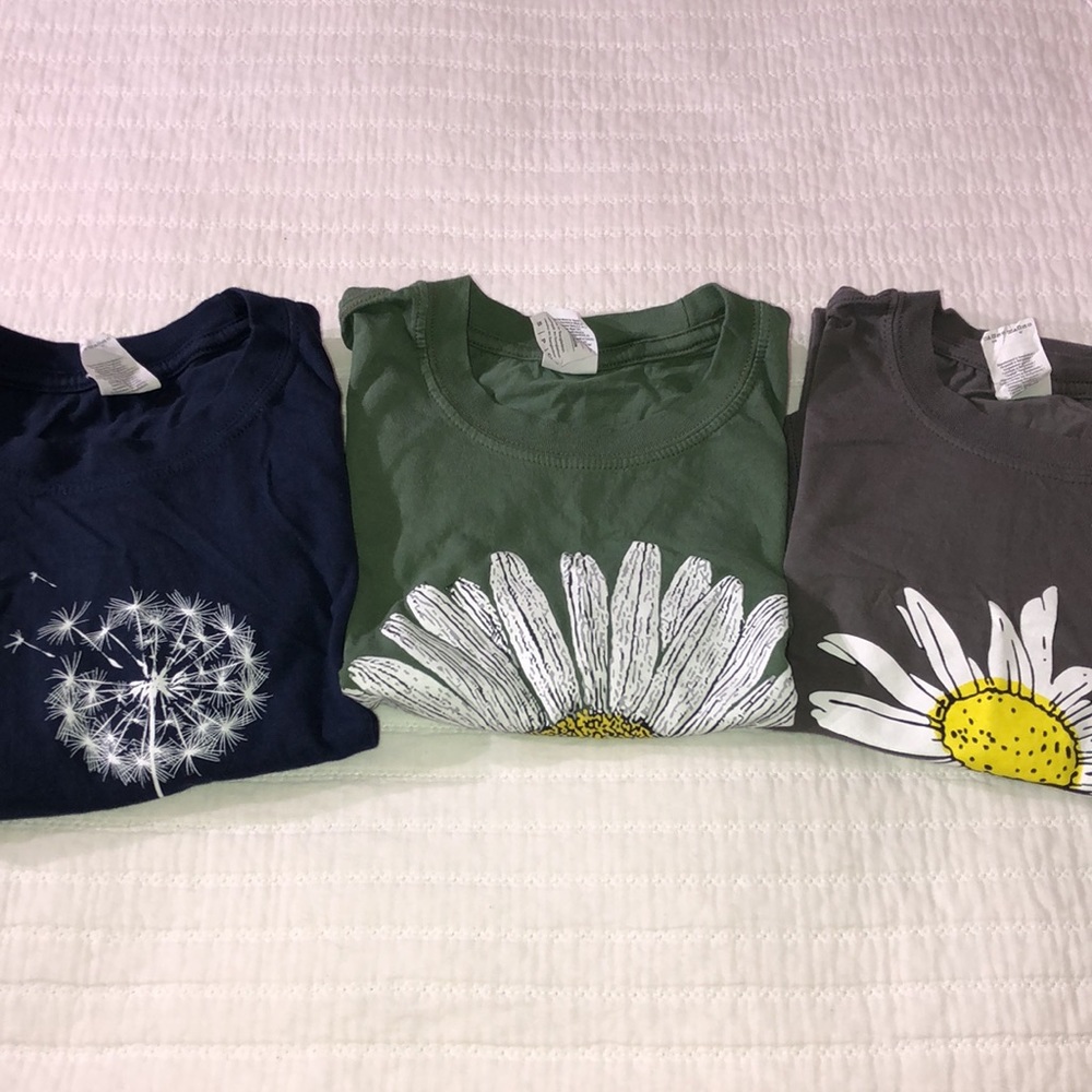 3 tee shirts size S. VGUC - Picture 6 of 6